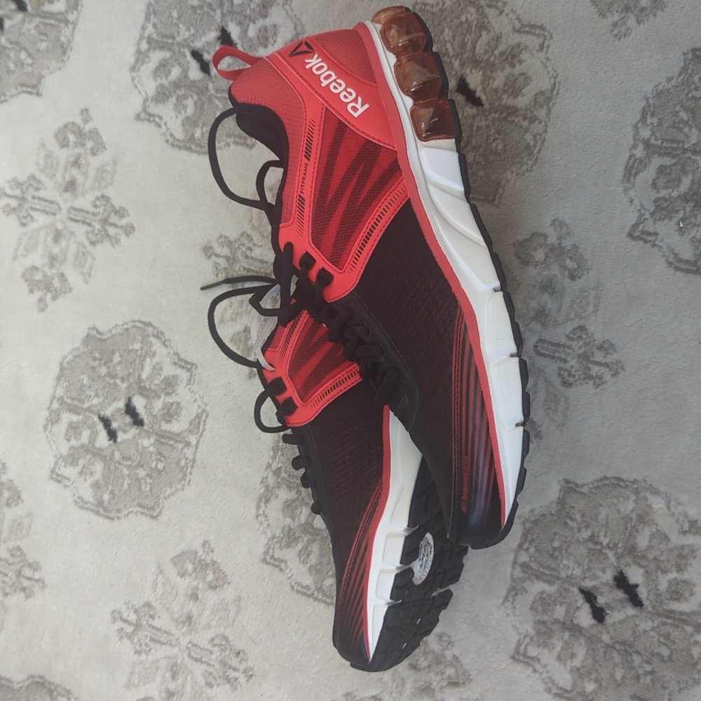 Size 10 : Mens Reebok Runners